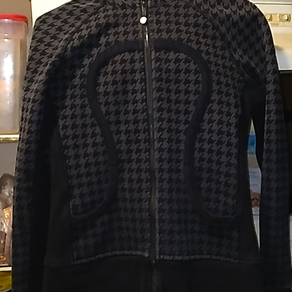 lululemon athletica Tops - COPY - LULULEMON SCUBA HOODIE HOUNDSTOOTH DESIGN, SIZE 8, DEEP COAL GREY BLACK …